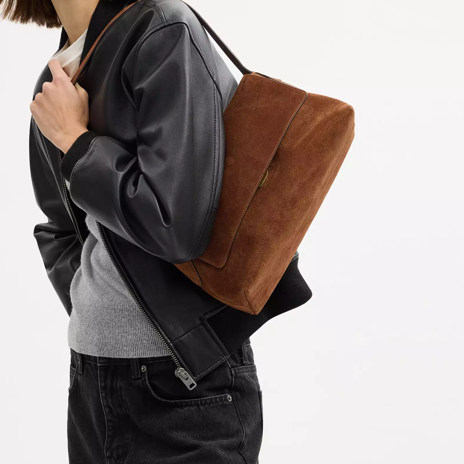 Minimalist Flap Velvet Bag With Pushlock Fastener and Independent Inner Zip Pocket